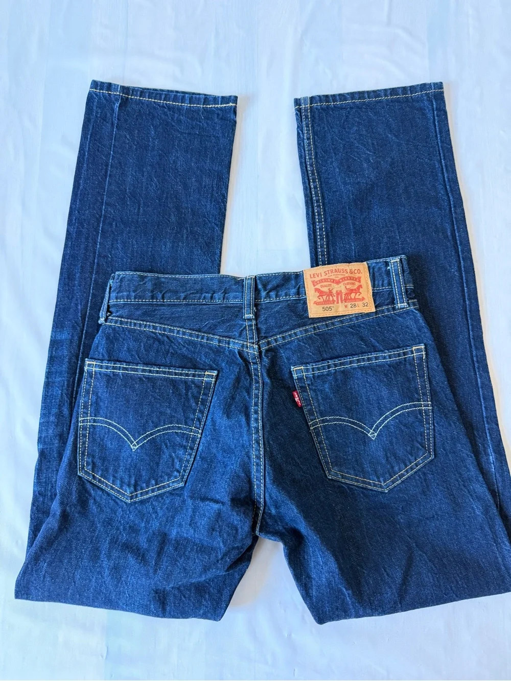 Levi’s 505 Straight Leg Jeans Dark Wash indigo  made in Egypt cotton W28 L32